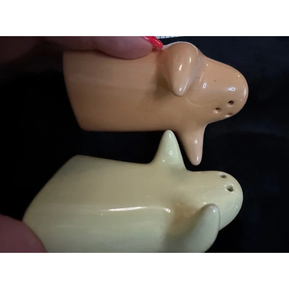 Vintage Nassau Bahamas Hugging Ghost Salt and Pepper Shakers Ceramic Souvenir